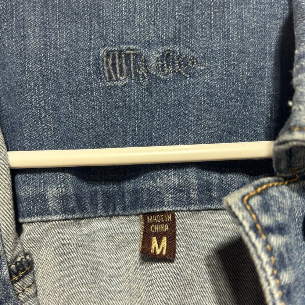 Kut from the Kloth Women's Medium Blue Stretch Denim Trucker Jacket Button Up - Picture 3 of 9